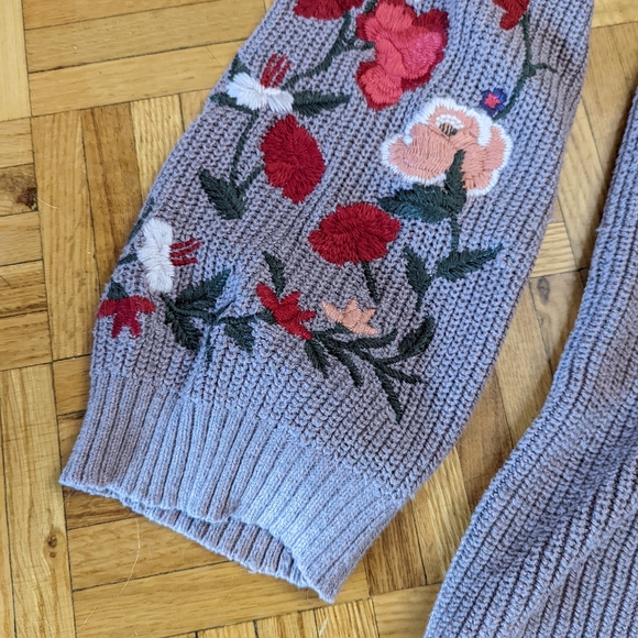 AE Bell Sleeve Embroidered Sweater - Picture 3 of 12